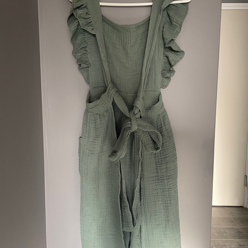 Green Ruffle Apron - Picture 3 of 4